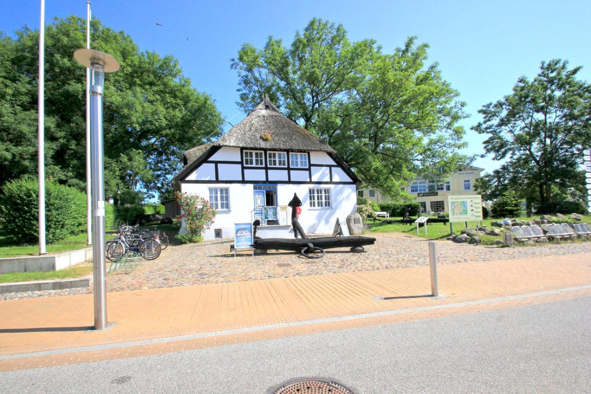 Fewo Mit Meerblick, Gratis Nutzung Vom Ahoi Erlebnisbad Und Sauna In Sellin - Haus Blick Zur See Fewo 11 Гёрен Экстерьер фото